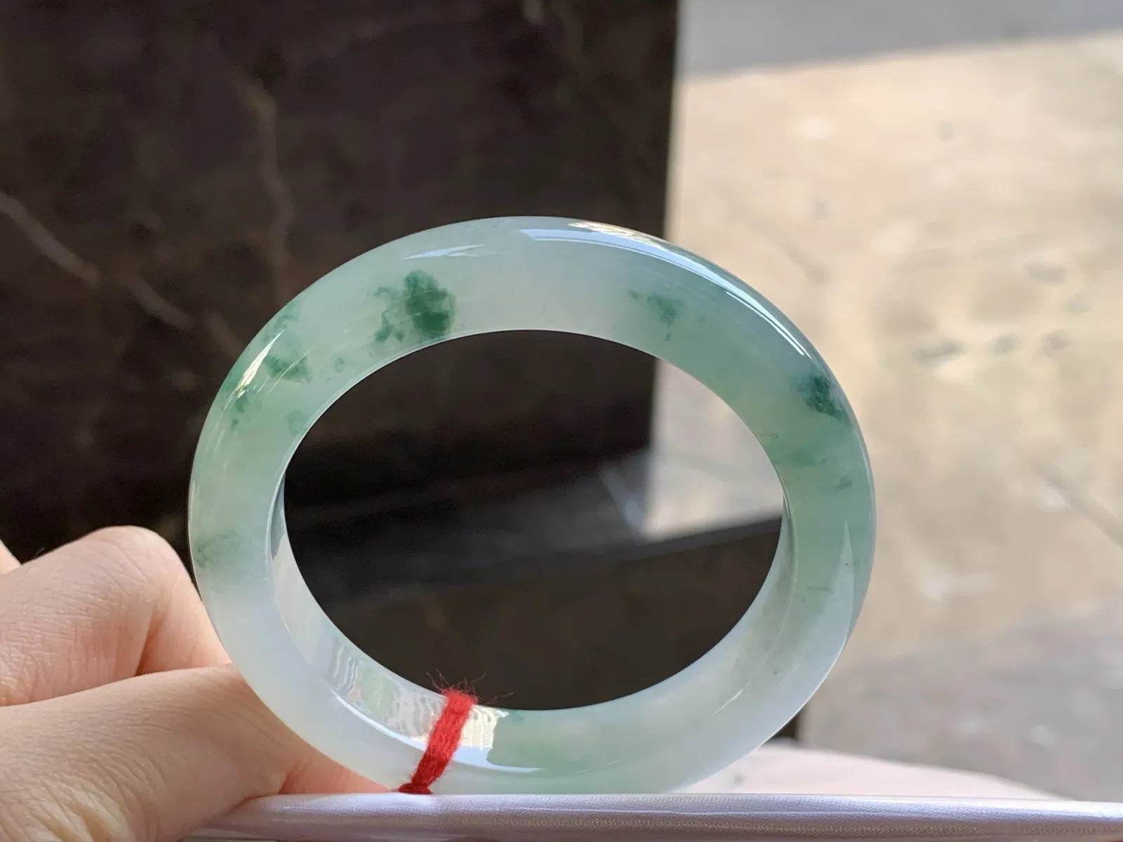 52-11.9-10.7

糯冰飘花手镯^_^
种好水润