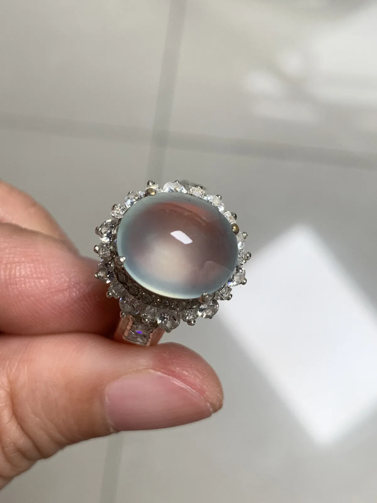 高冰戒面
无纹裂，老坑种钢性十足纯净饱满