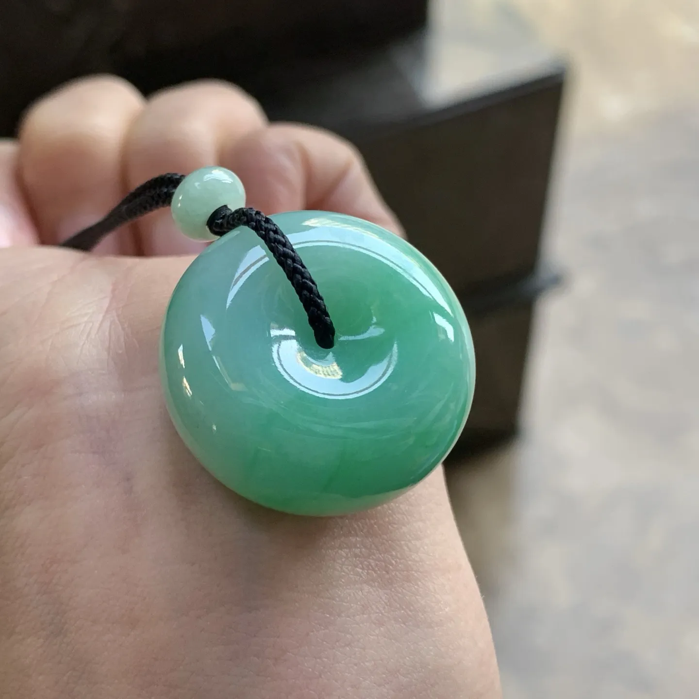 绿色肉扣^_^鲜艳 玉质温润