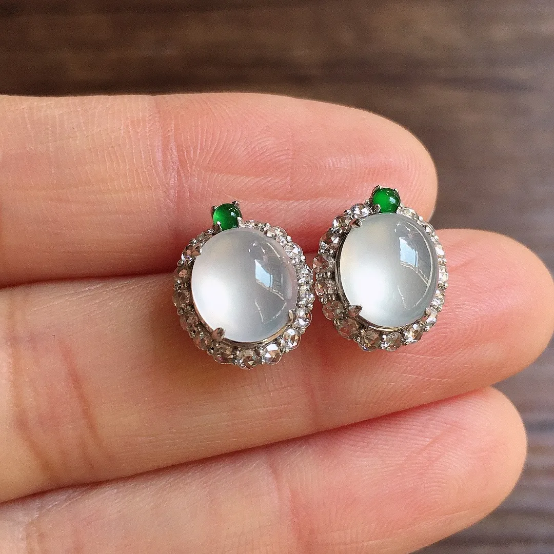 冰种蛋面耳钉，18k金镶嵌，简约精致，冰润细腻，种水足，Lj 尺寸8.4*7.3*3.6