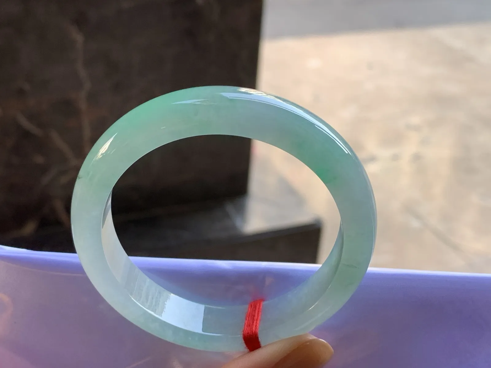 55.5-13.2-8.2

糯冰晴绿手镯^_^
颜色漂亮