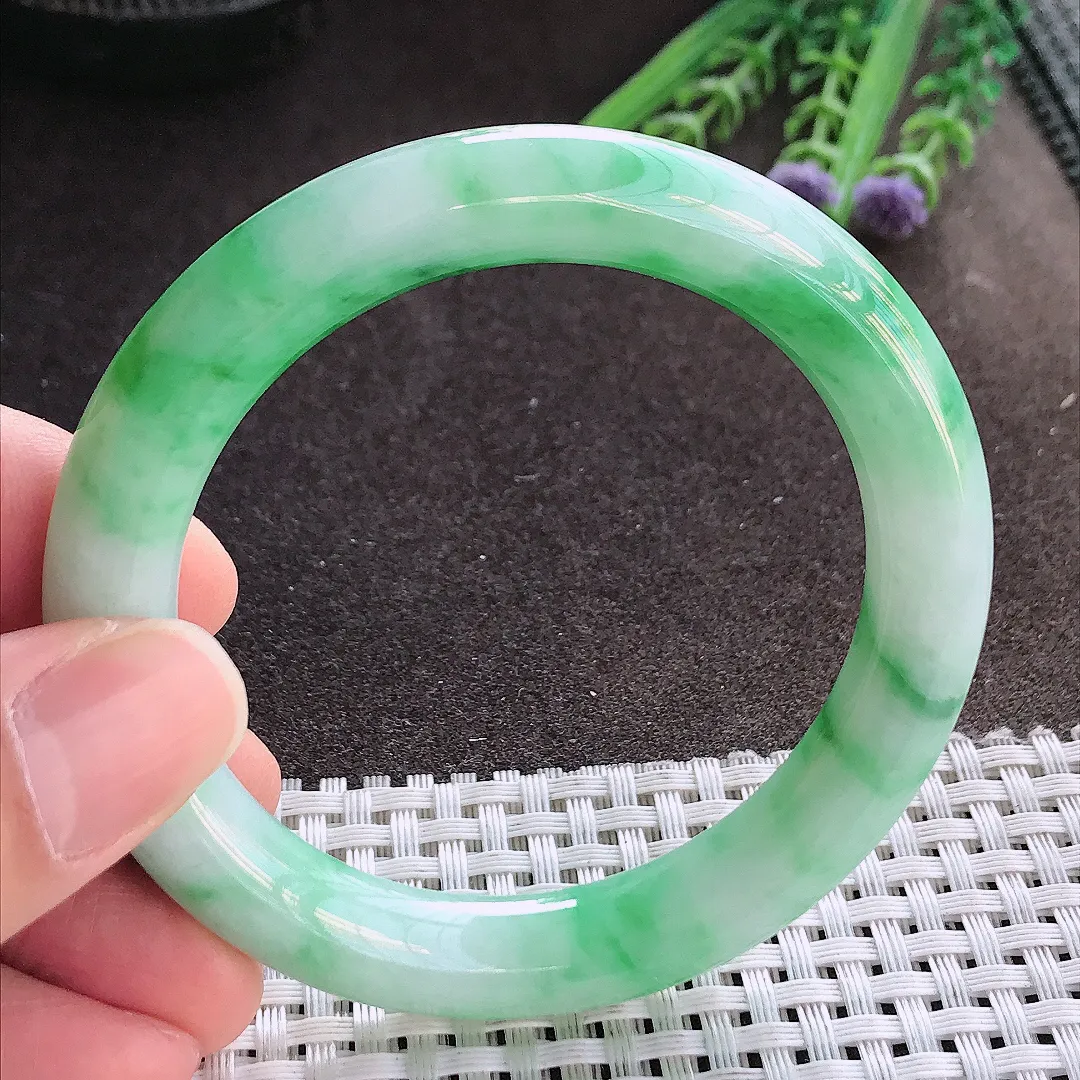 实拍A货翡翠54.8/10/9.8老坑精美飘阳绿圆条手镯翡翠玉镯手环