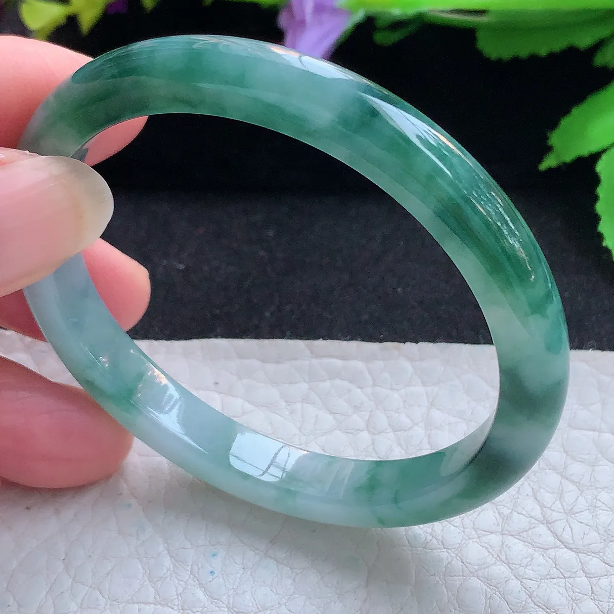 js小圈口53*44.5*7.8*6.8贵妃镯 天然缅甸翡翠玉手镯冰飘花秀气蛋形玉手环