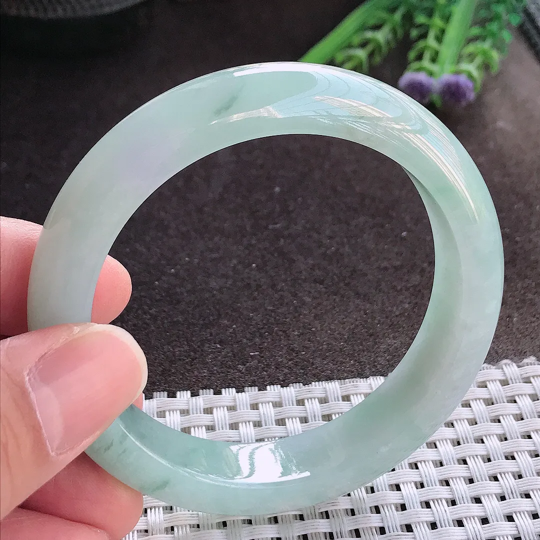 实拍A货翡翠55/13/8.5老坑冰润起胶飘花手镯宽边玉镯手环