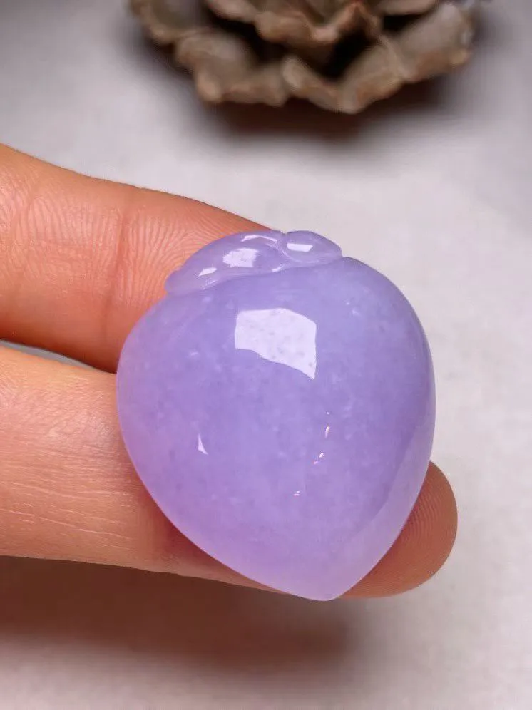 冰糯种紫罗兰【寿桃】吊坠，种水好，玉质细腻 ，卖相好‘