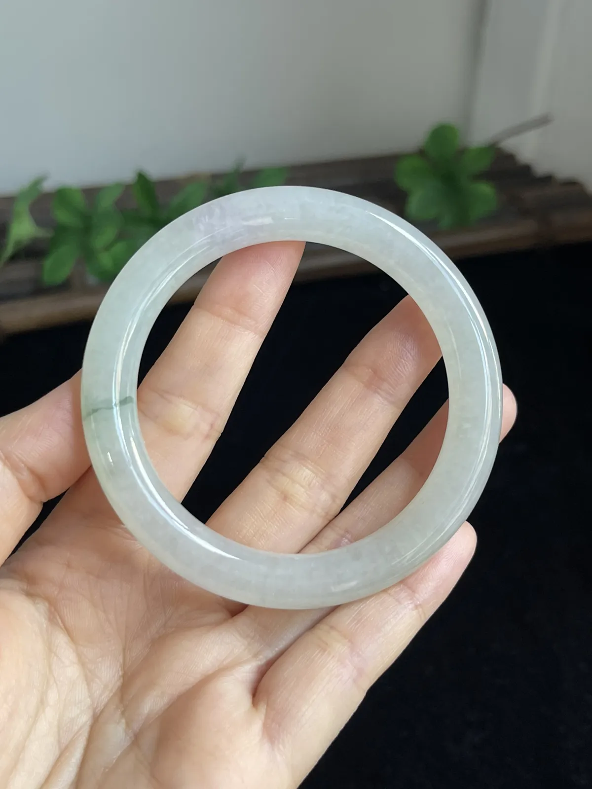 圆镯53.7圈口，翡翠手镯