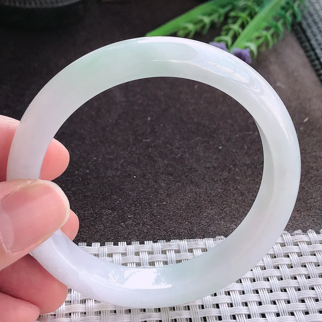 实拍A货翡翠59.5/12.1/8.1老坑秀气冰润白月光手镯宽边玉镯手环