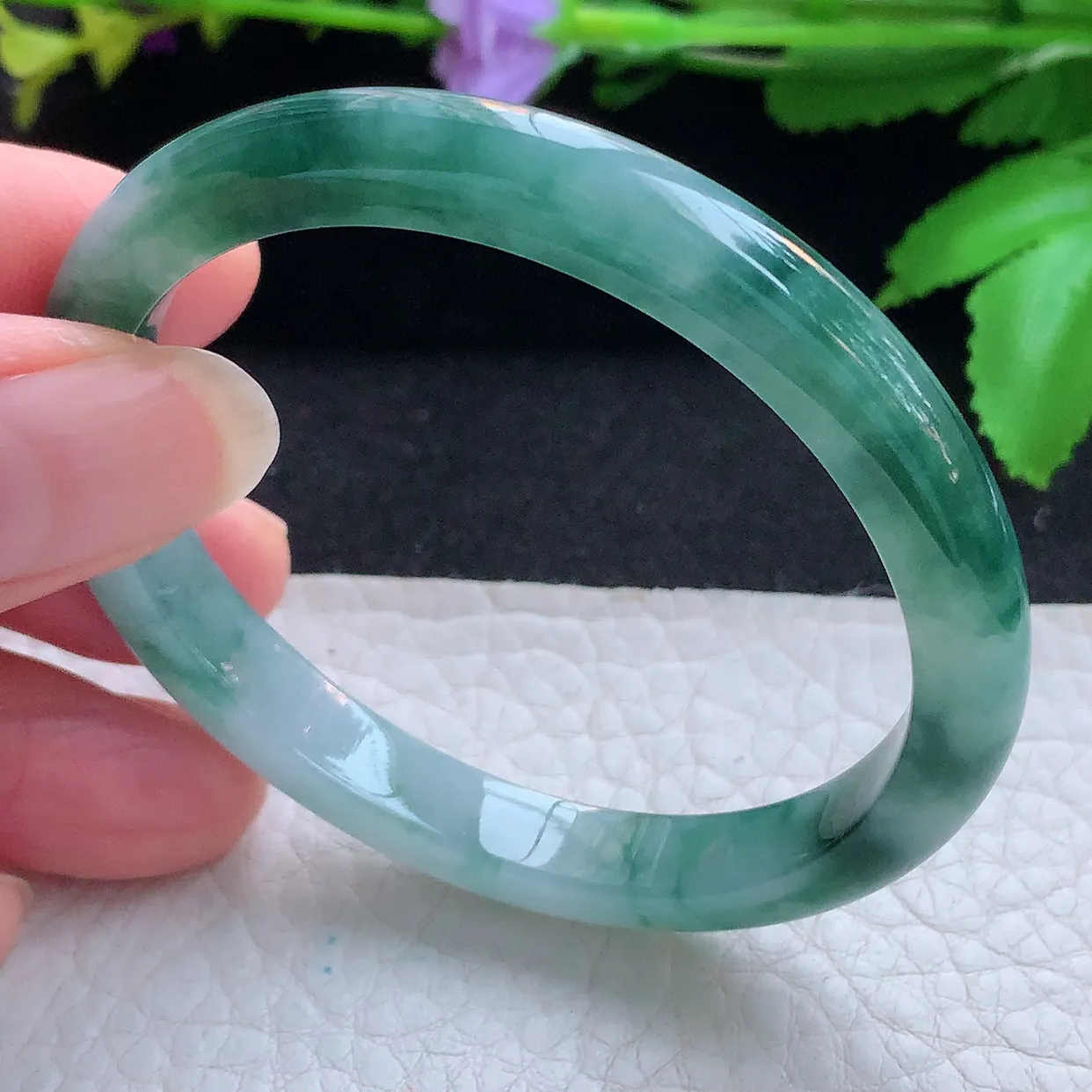 js小圈口53*44.5*7.8*6.8贵妃镯 天然缅甸翡翠玉手镯冰飘花秀气蛋形玉手环