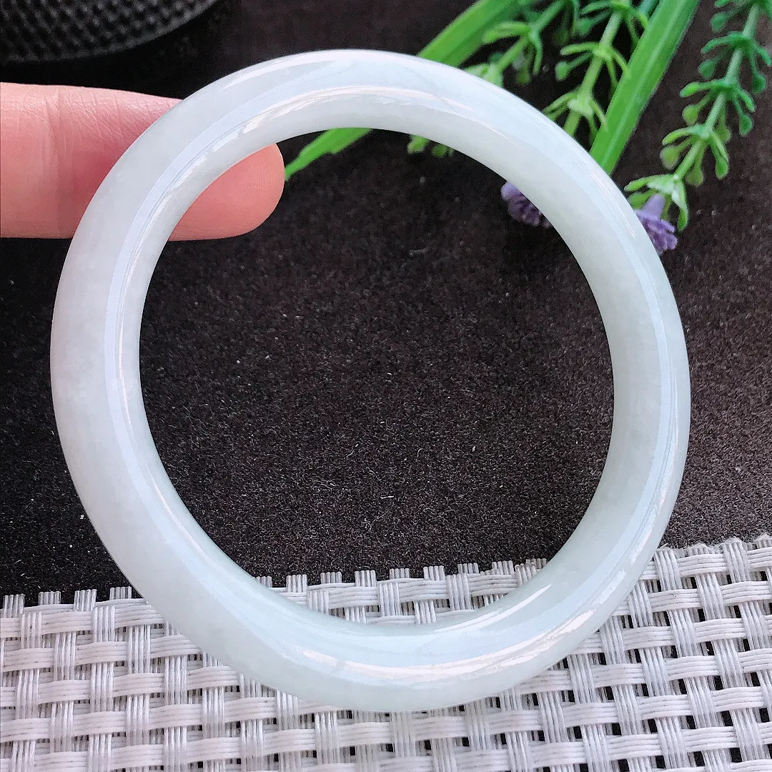 实拍A货翡翠57/8.3/9老坑秀气油润圆条手镯白月光玉镯手环