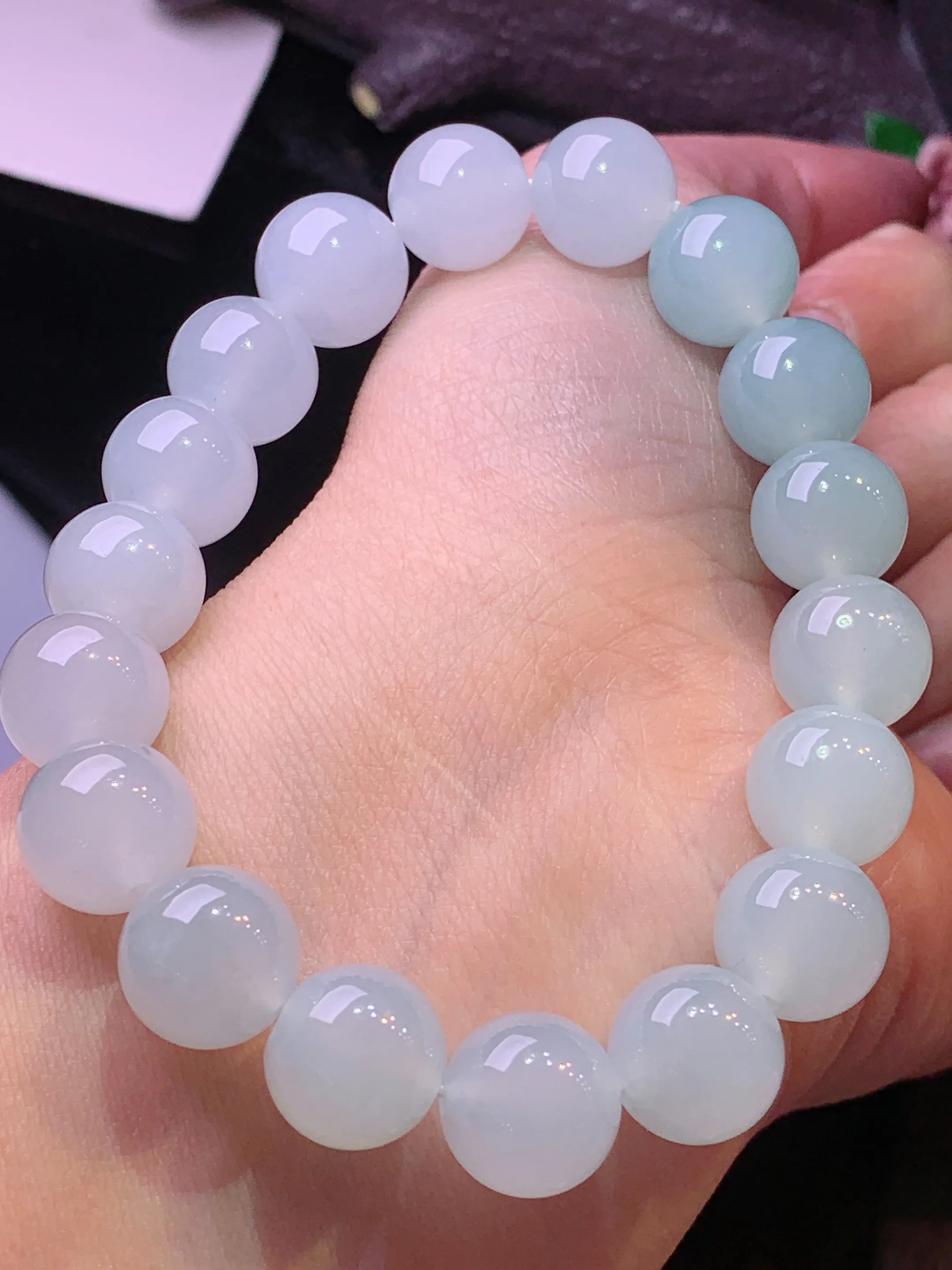 冰种圆珠手链 玉质细腻 色泽艳丽清新 整体尺寸11.2