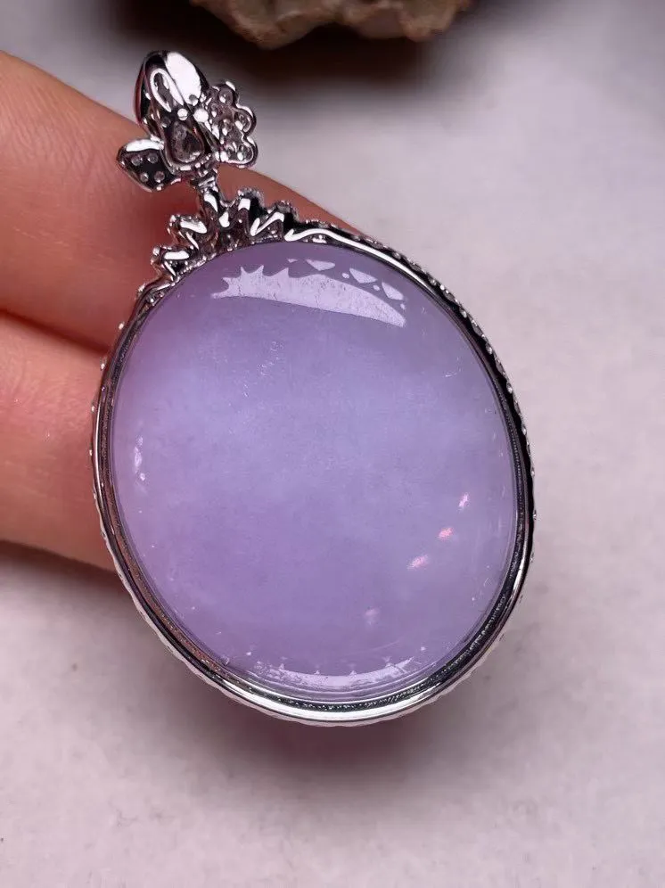 冰糯种紫罗兰鸽子蛋吊坠、真金真钻镶嵌，种水好，玉质细腻 .裸石尺寸30.2*25.5