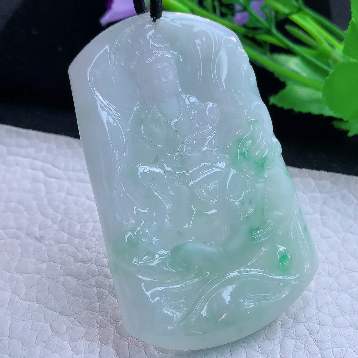 px实拍70.8*45.5*5.5缅甸翡翠精雕飘绿普贤菩萨 生肖守护神玉挂件