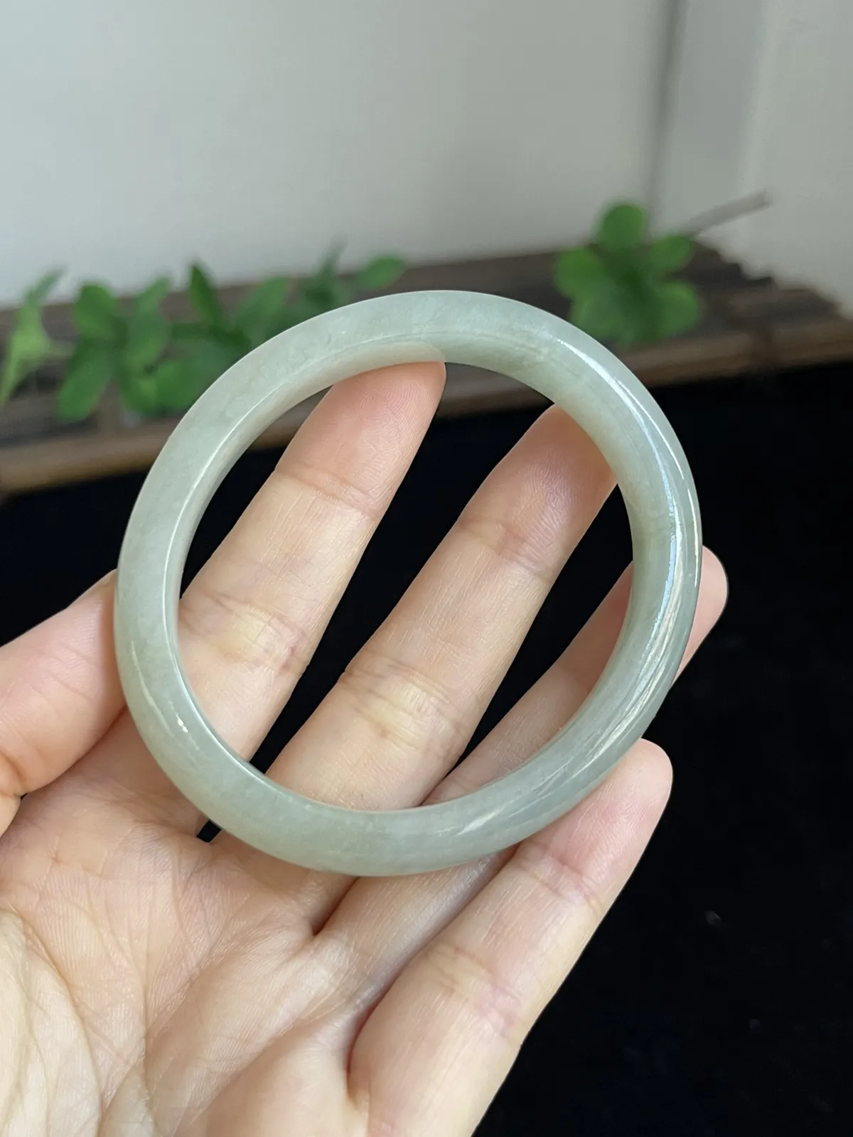 贵妃镯54.6圈口，翡翠手镯
