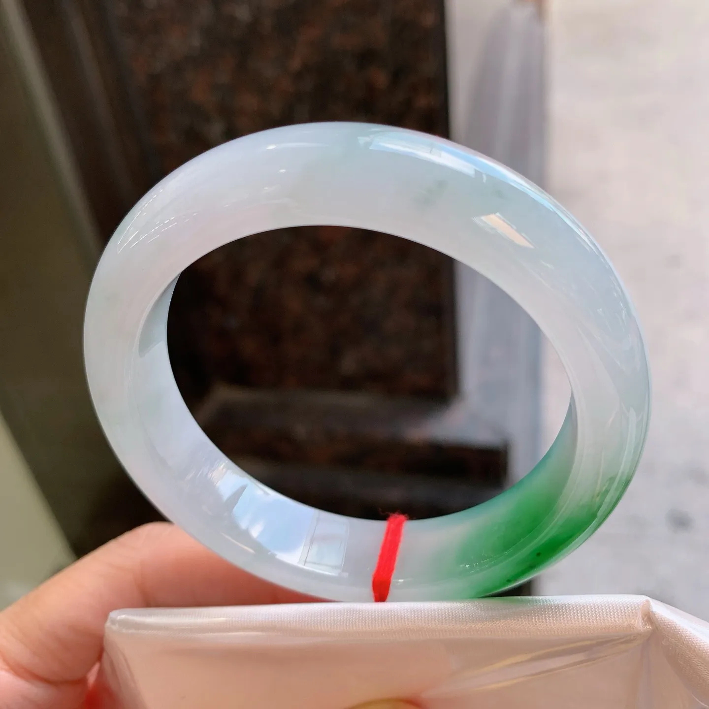 正圈冰飘绿 无瑕 尺寸：56.8/13.2/9.1 种色俱佳