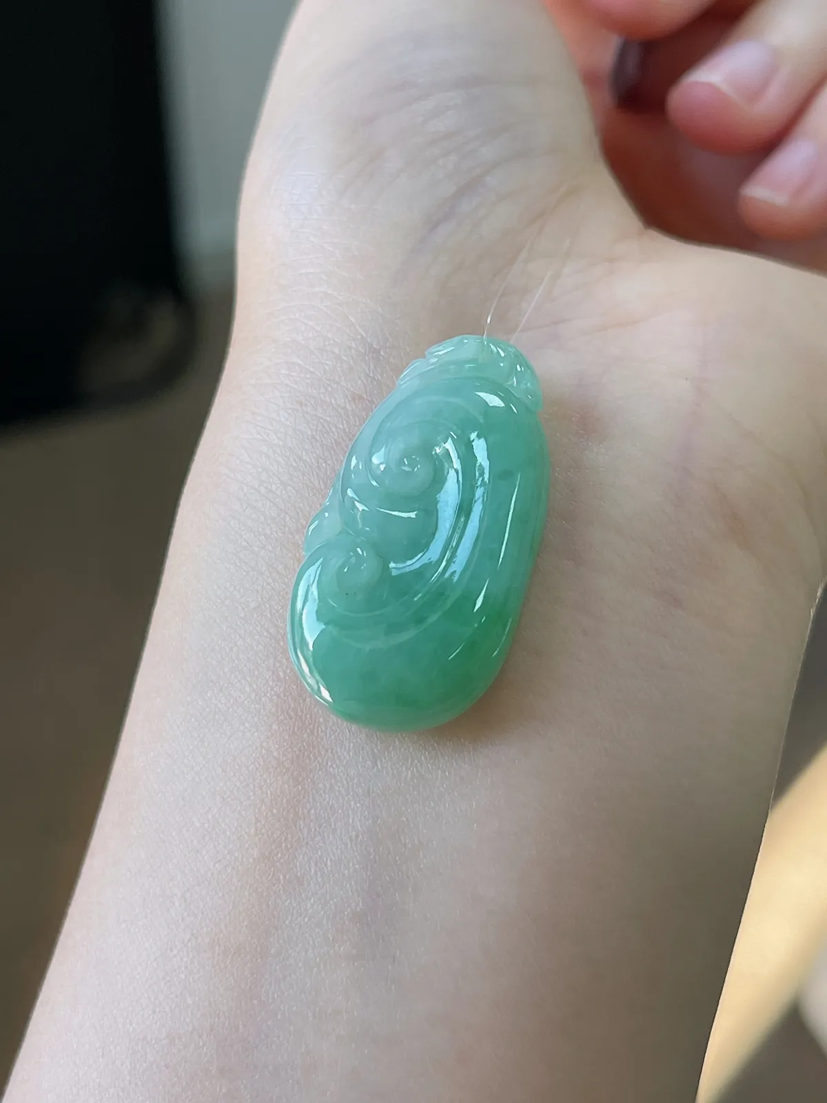 翡翠糯化种浅绿色如意