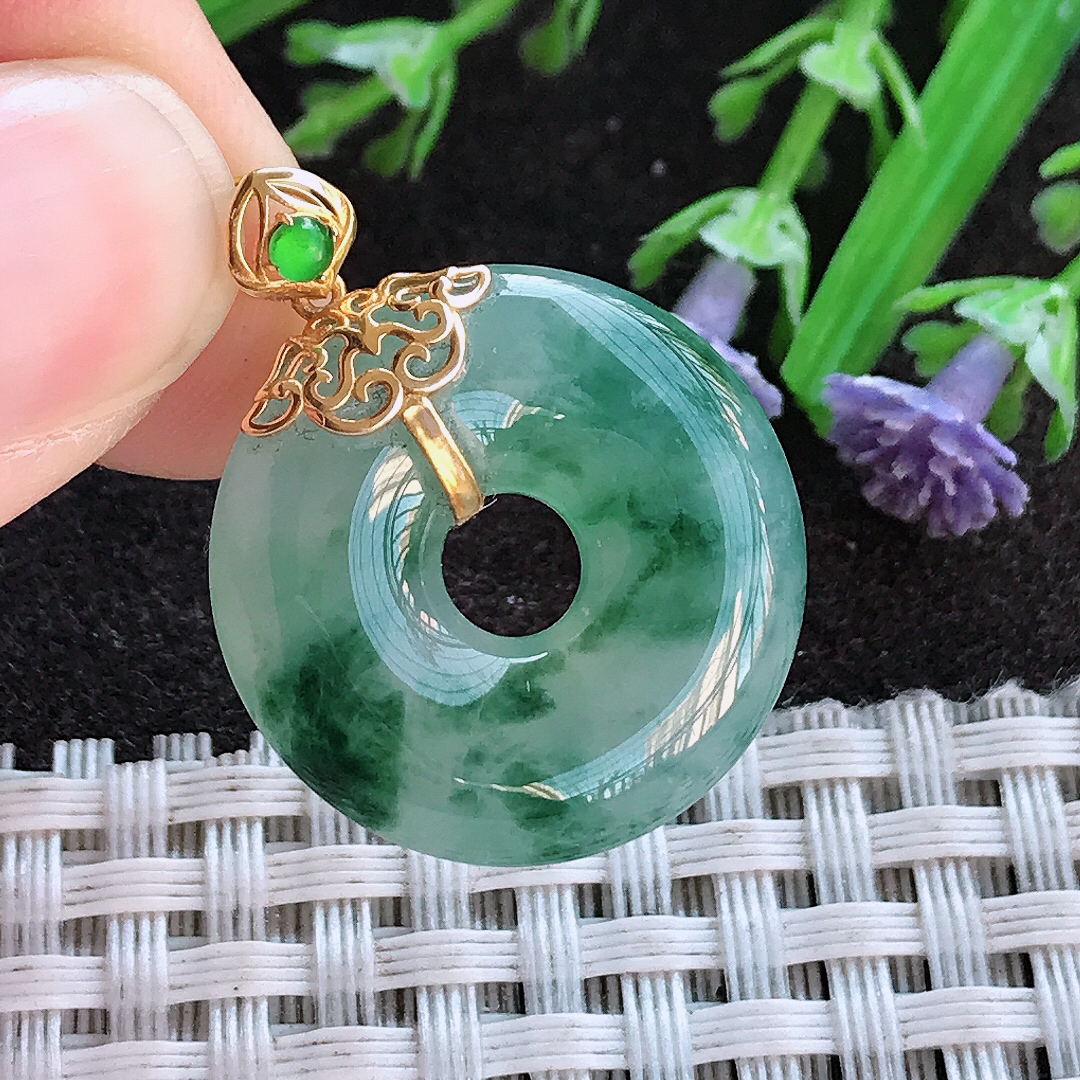 实拍A货翡翠22.8/5.8老坑18k金镶嵌冰胶飘花玉环平安扣吊坠翡翠挂件