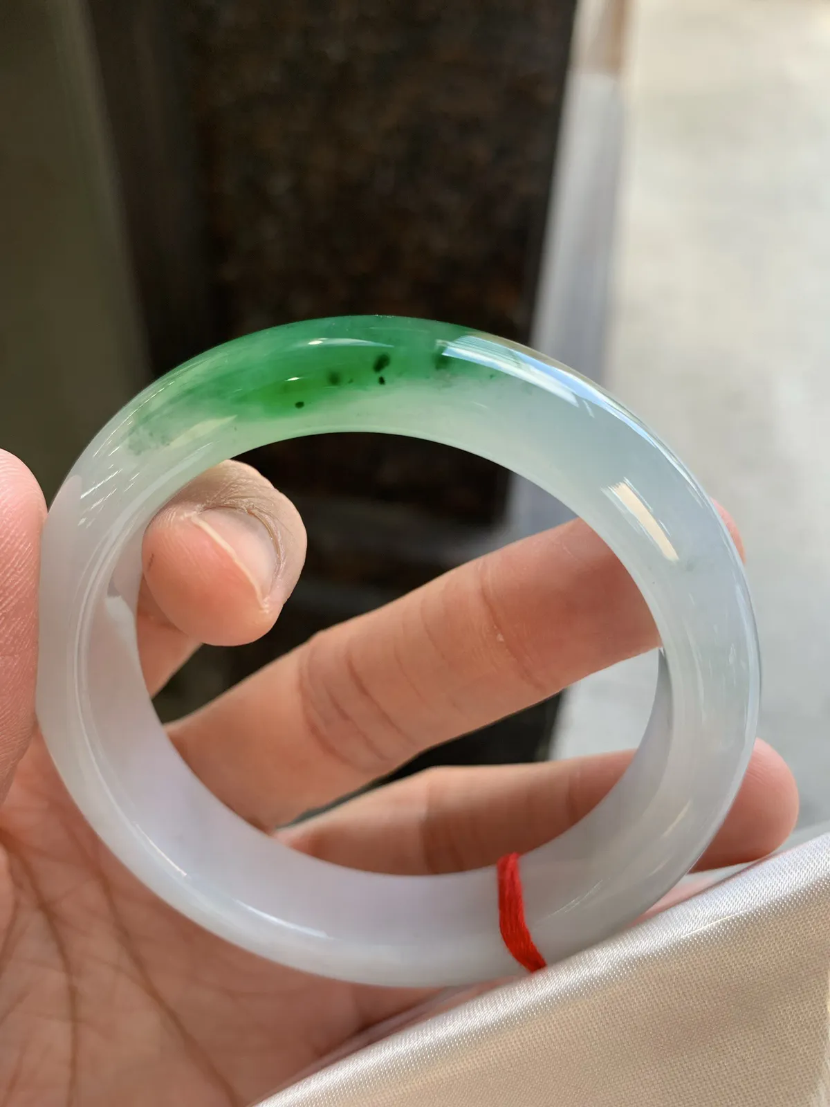 正圈冰飘绿 无瑕 尺寸：56.8/13.2/9.1 种色俱佳