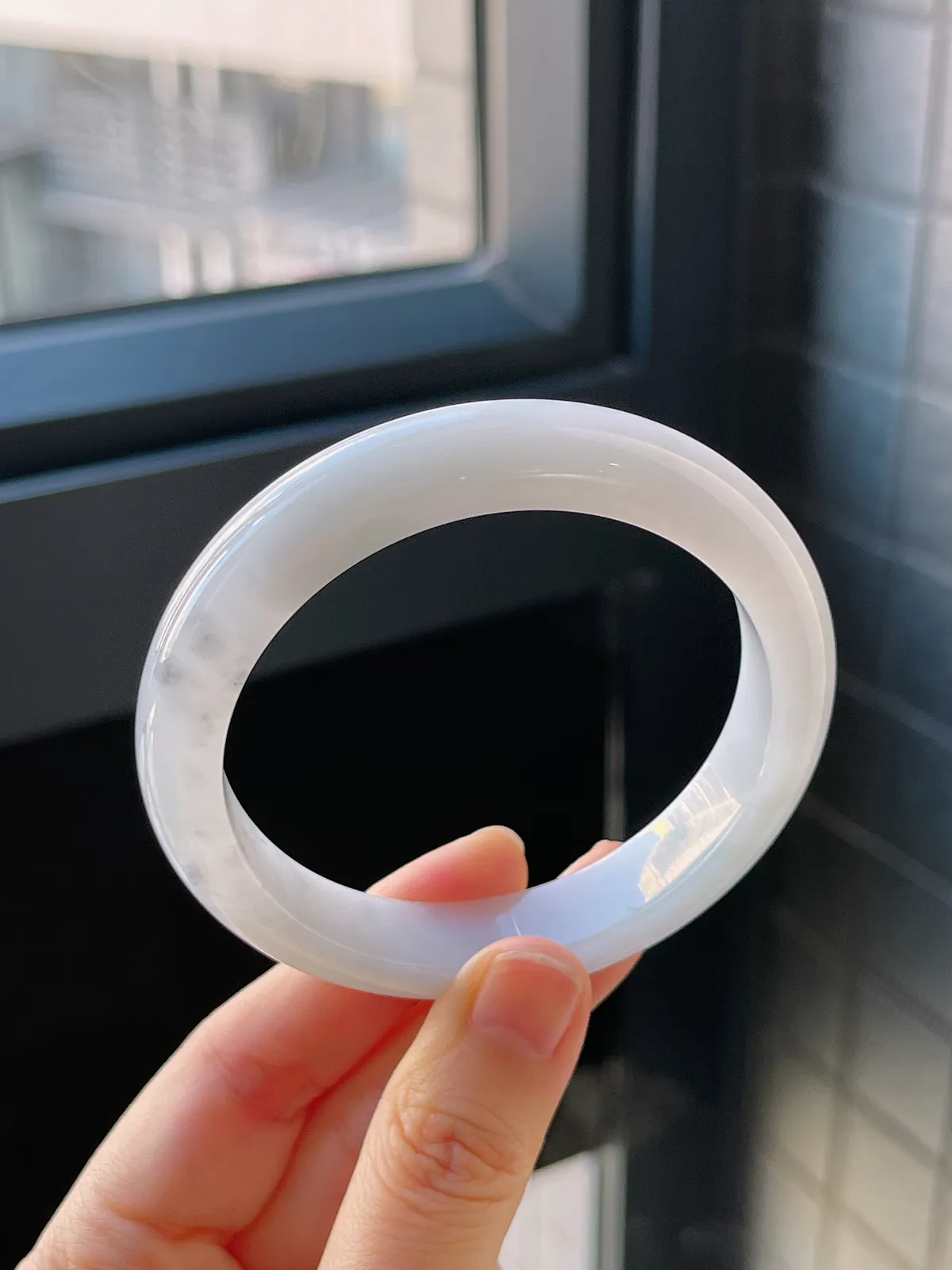 正圈56圈口，翡翠糯化种白色手镯