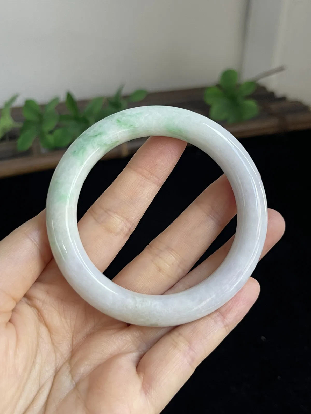 圆镯52.2圈口，翡翠手镯