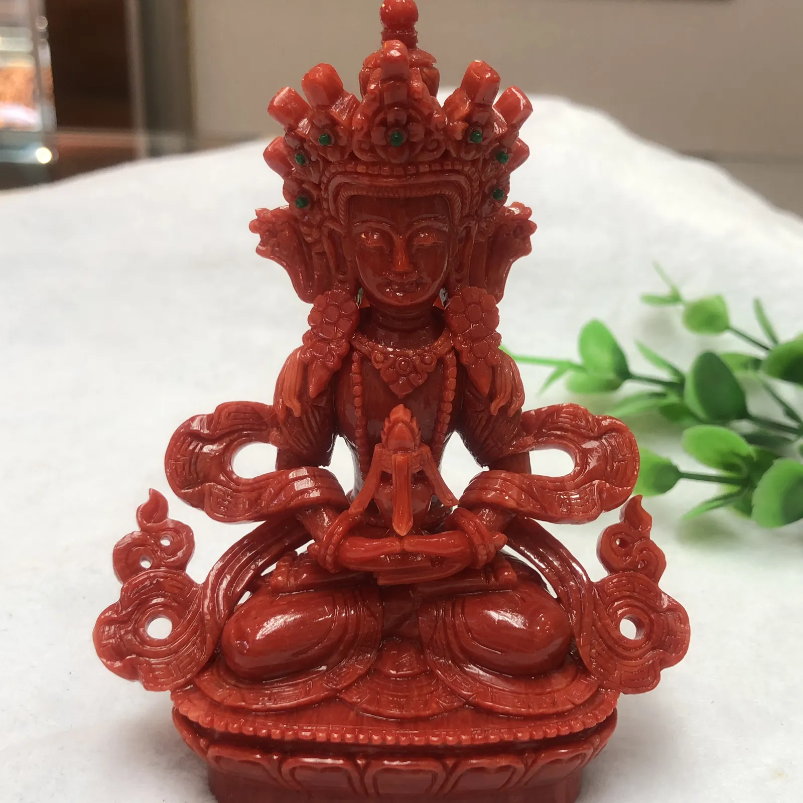 【红珊瑚长寿佛中号摆件】意大利产地，天然沙丁珊瑚料，深红颜色，釆用台湾拼接手工工艺，精雕细镂，底部有