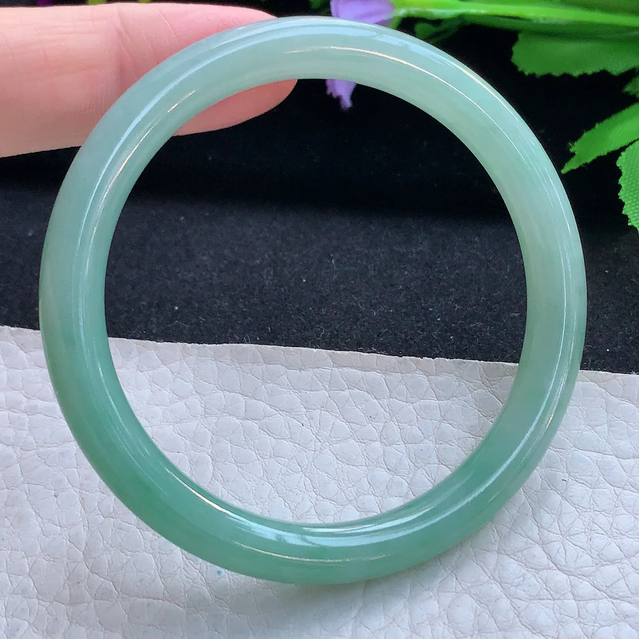 n实拍54*7*7.2美人镯 天然缅甸翡翠玉手镯晴绿秀气圆条叮当镯