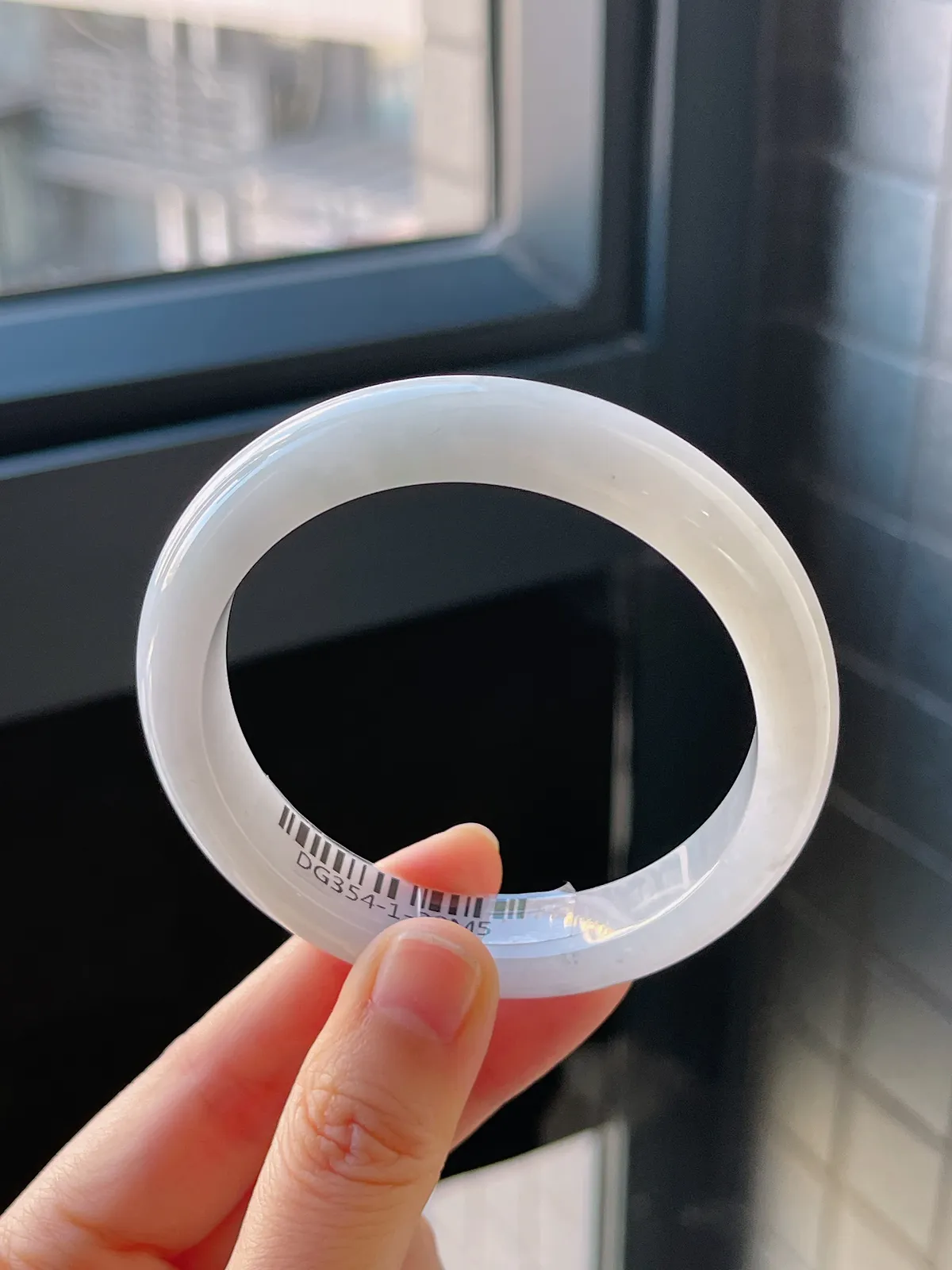 正圈56圈口，翡翠糯化种白色手镯