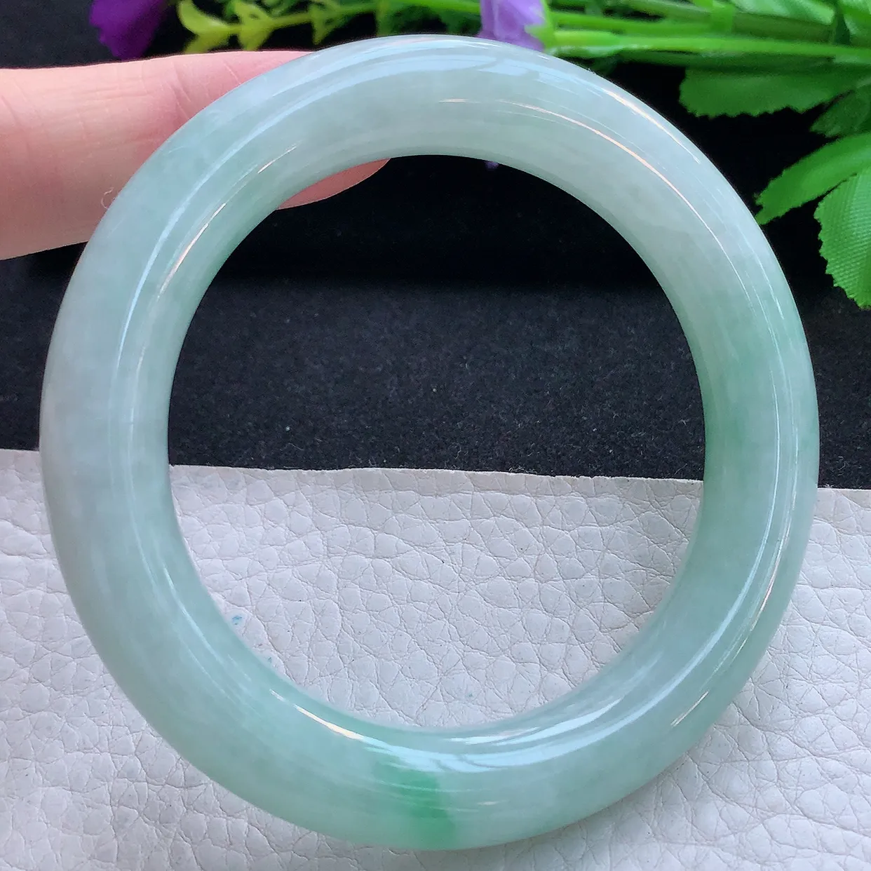 n实拍56.5*11*11.5胖圆镯 天然缅甸翡翠玉手镯飘绿水润圆条美人镯