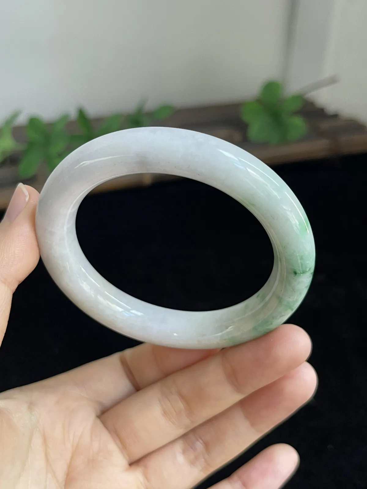 圆镯52.2圈口，翡翠手镯