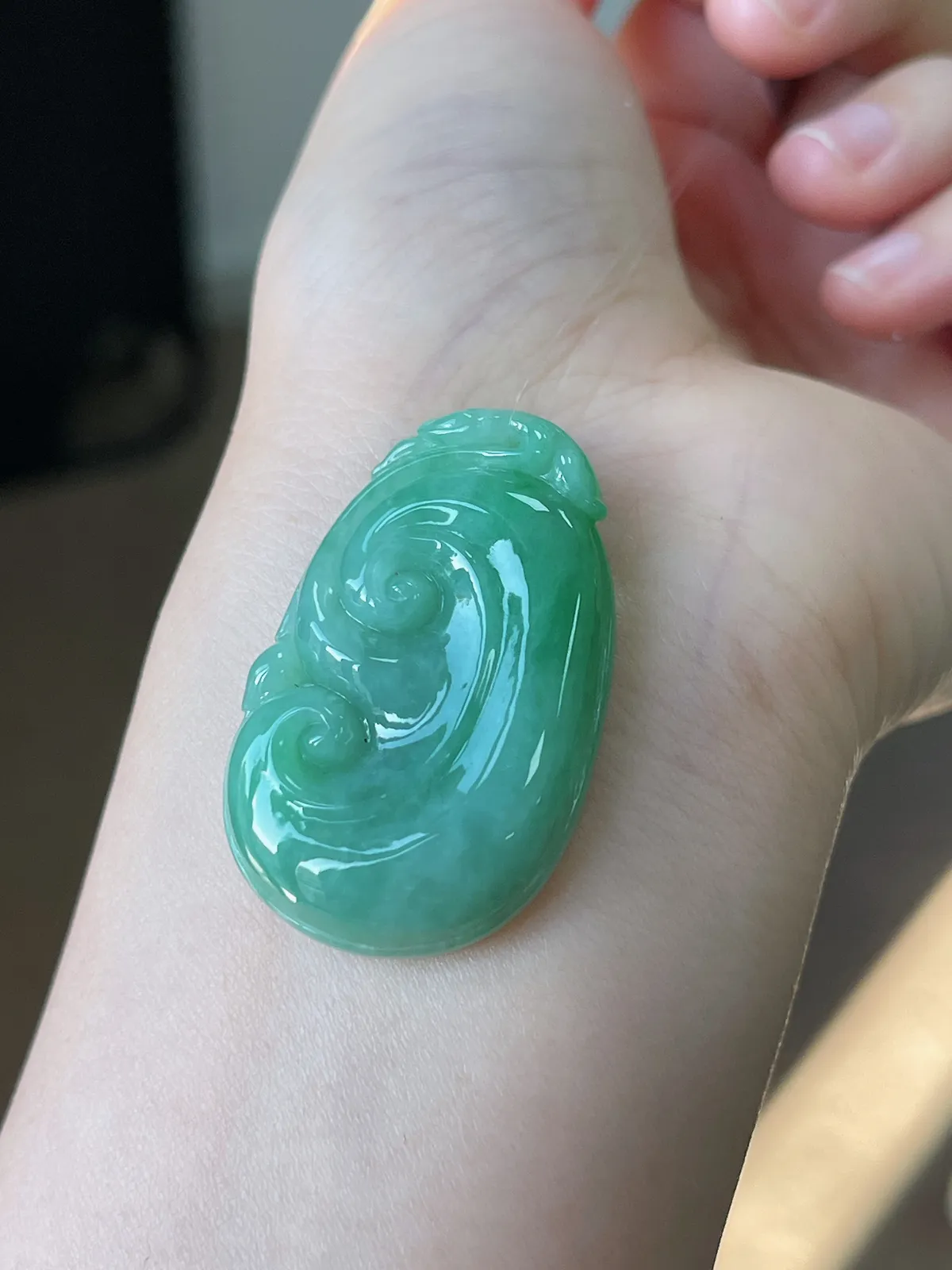 翡翠糯化种浅绿色如意