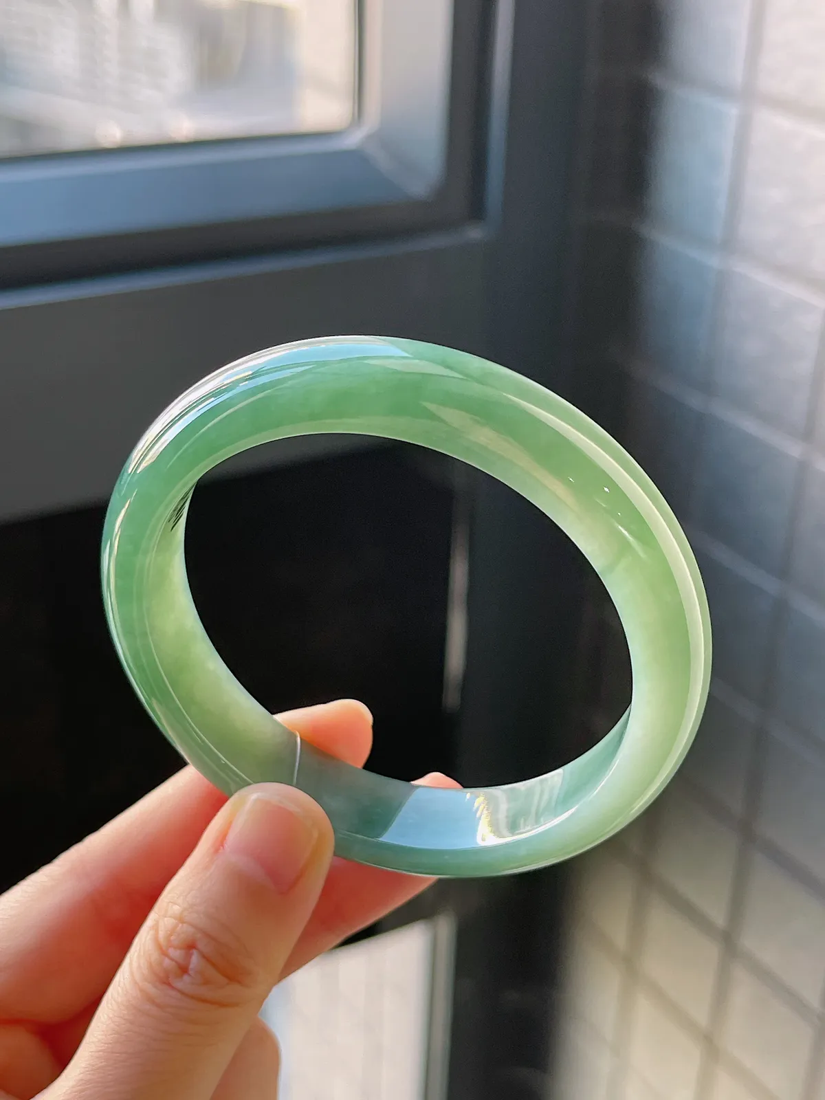 正圈58.4圈口，翡翠糯化种绿色手镯