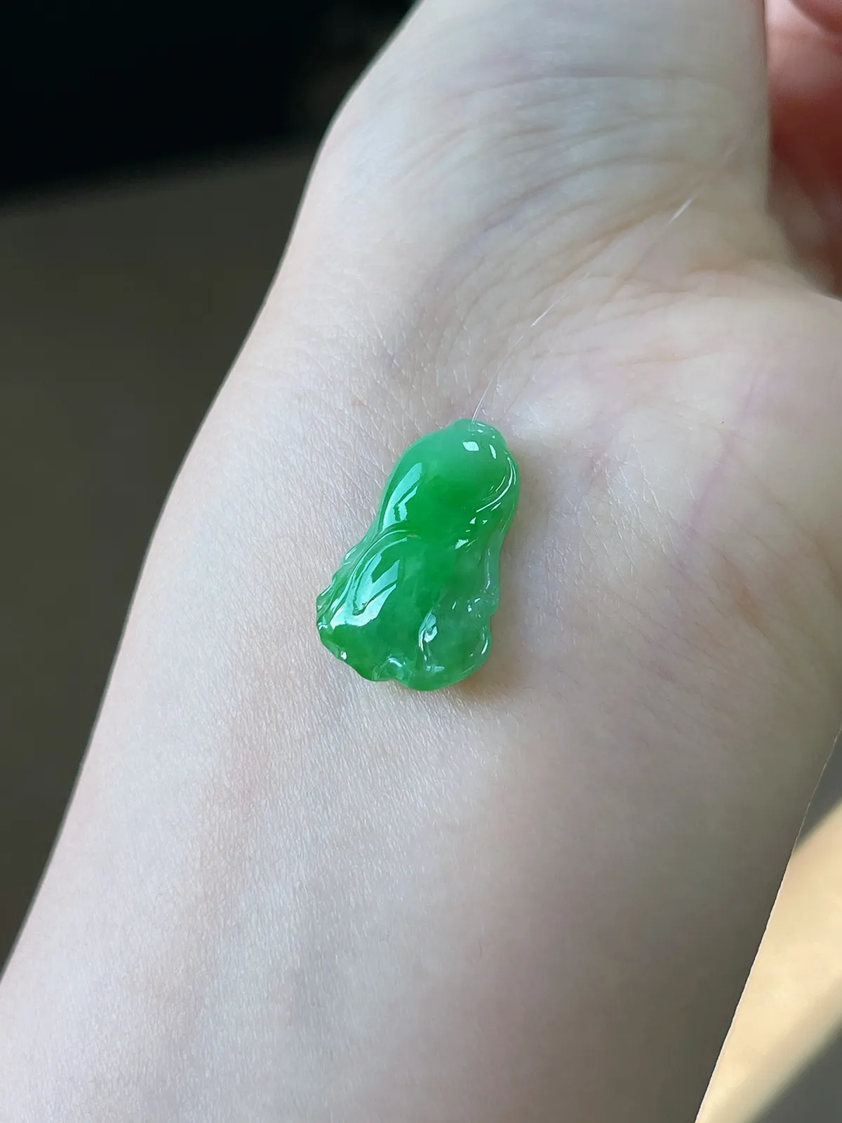 翡翠糯化种绿色吊坠