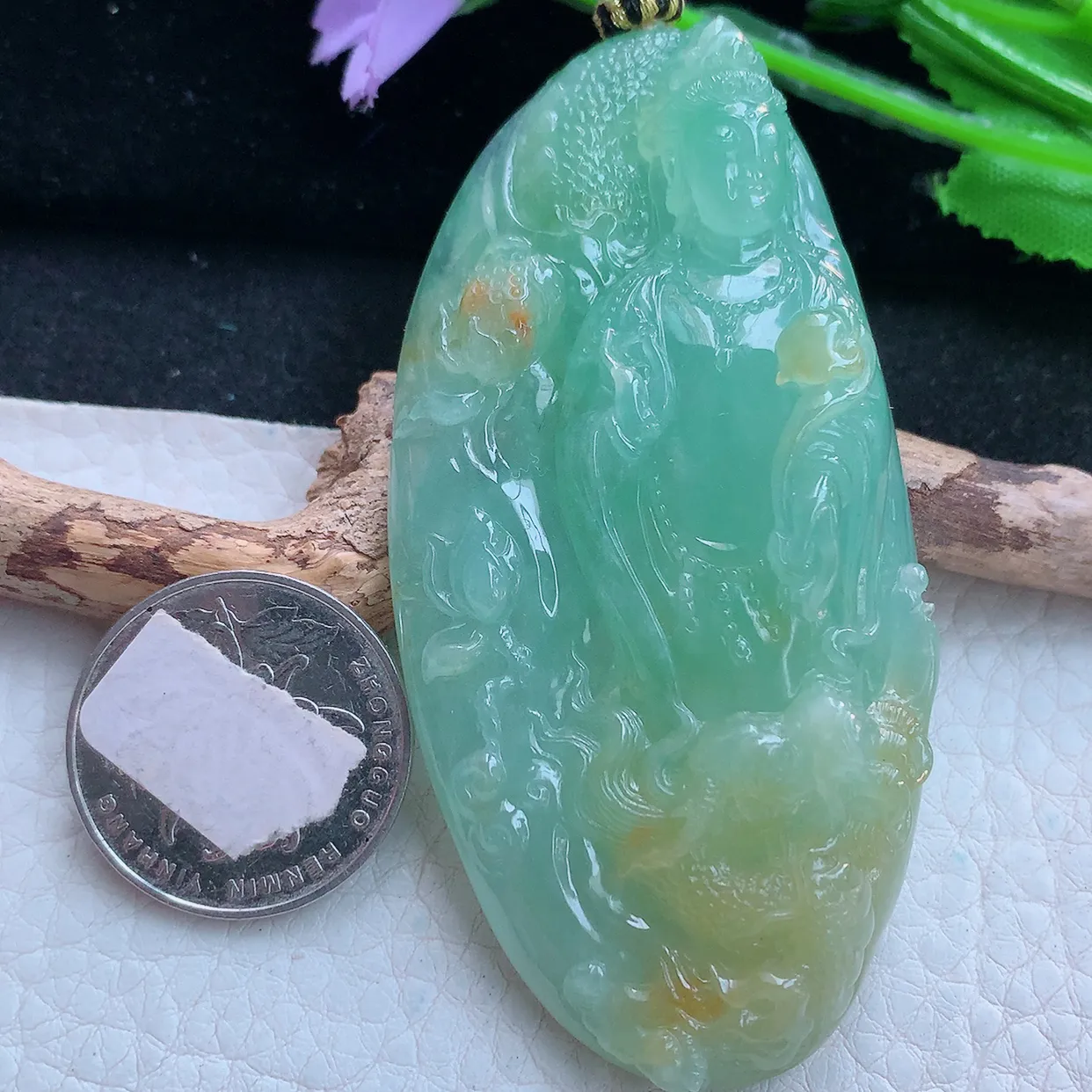 yl收藏款76.6*38*14.5缅甸翡翠精雕冰黄加绿御龙观音玉挂件