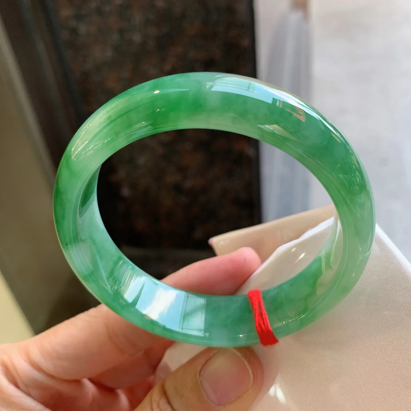 正圈飘绿 无瑕 尺寸：59/15.8/8.2 色辣大圈口