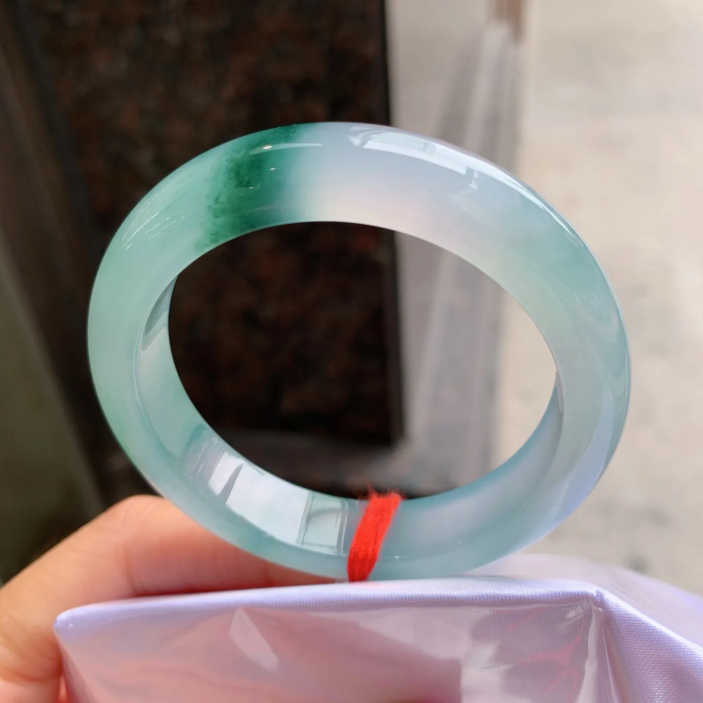 正圈冰飘花 无瑕 尺寸：52.5/11.9/8.3 冰润