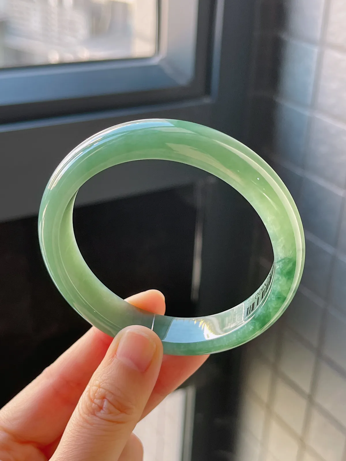 正圈58.4圈口，翡翠糯化种绿色手镯