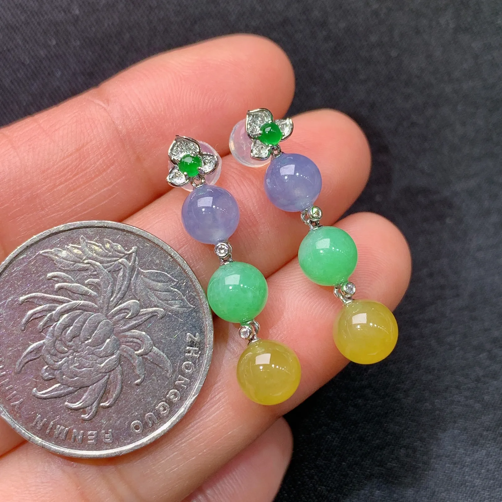 冰种三彩圆珠耳坠，18k金镶嵌，简约时尚，冰润鲜艳，种水足，Ax 直径6.3