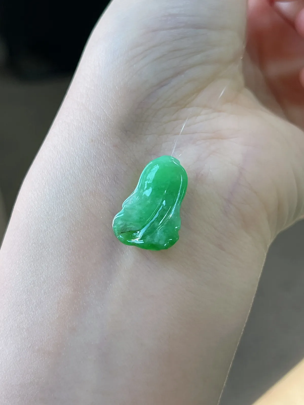 翡翠糯化种绿色吊坠