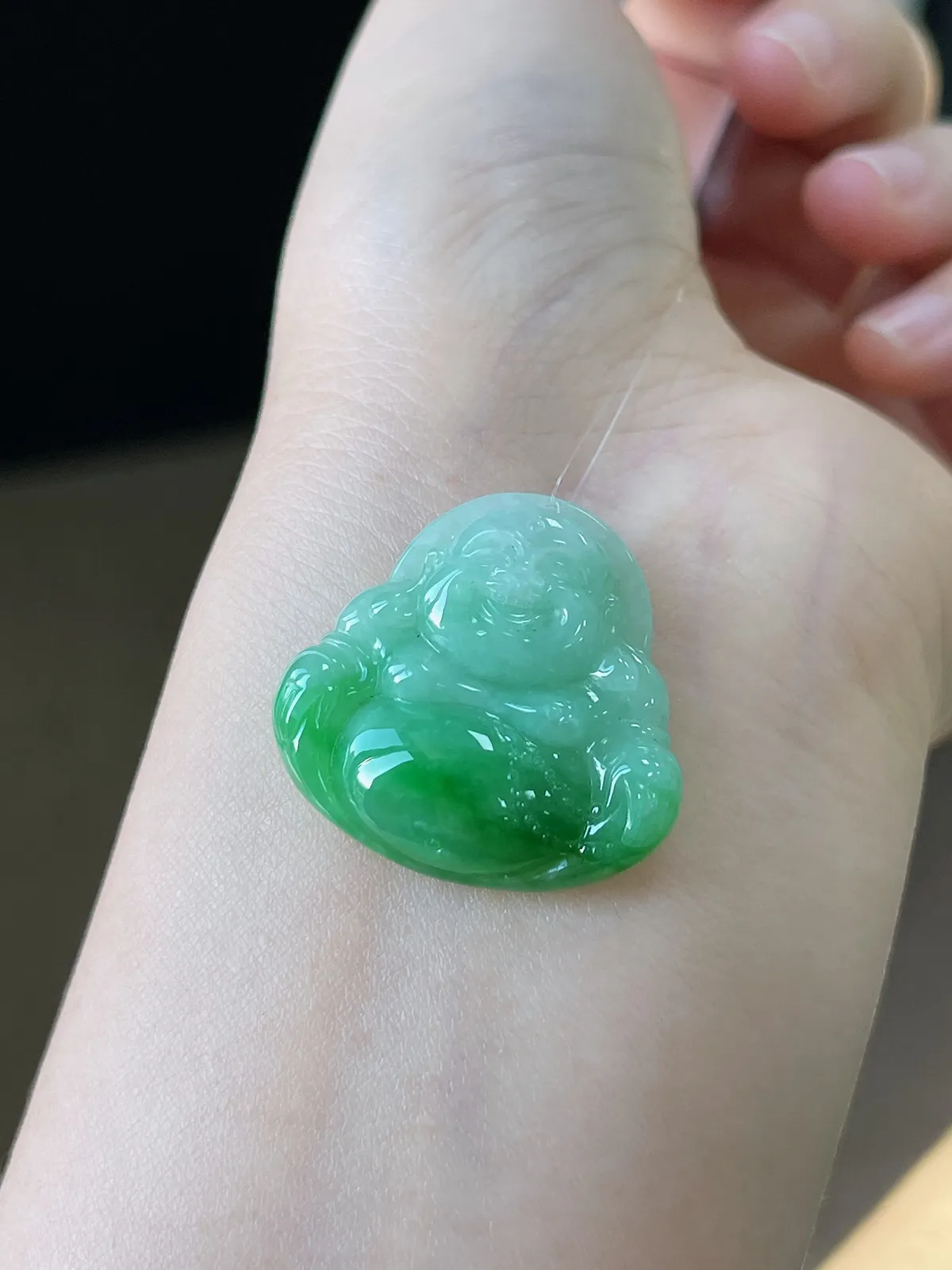 翡翠糯化种绿色吊坠