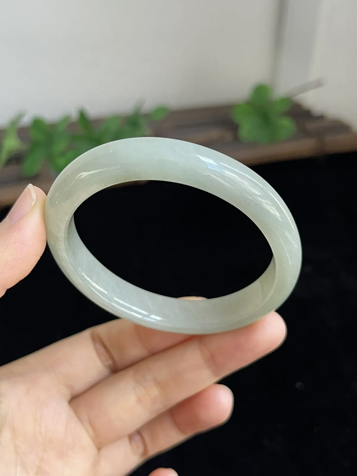 贵妃镯54.6圈口，翡翠手镯