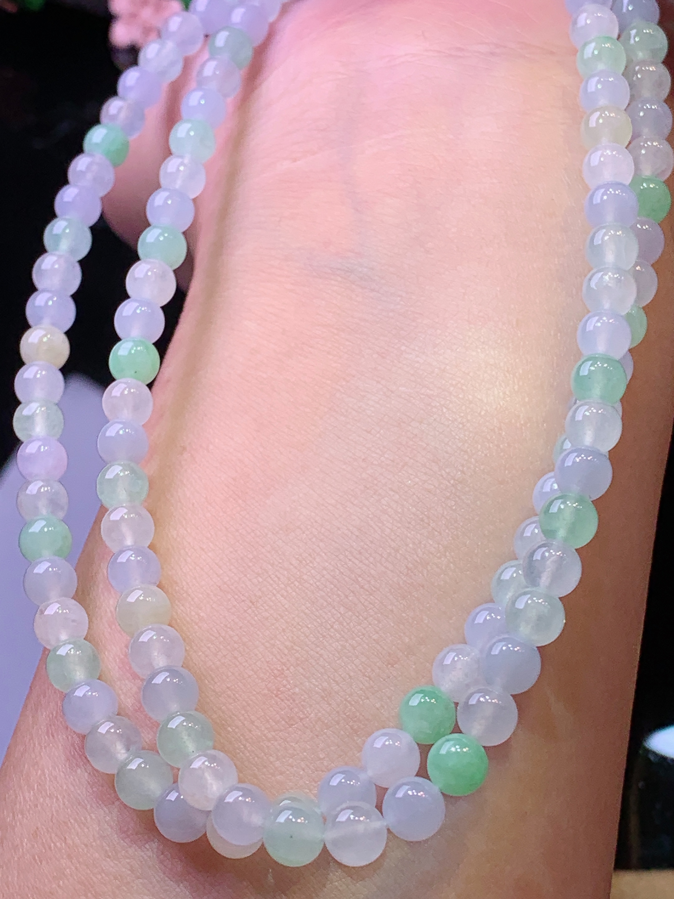 冰种绿圆珠项链 玉质细腻 色泽艳丽清新 整体尺寸4.8