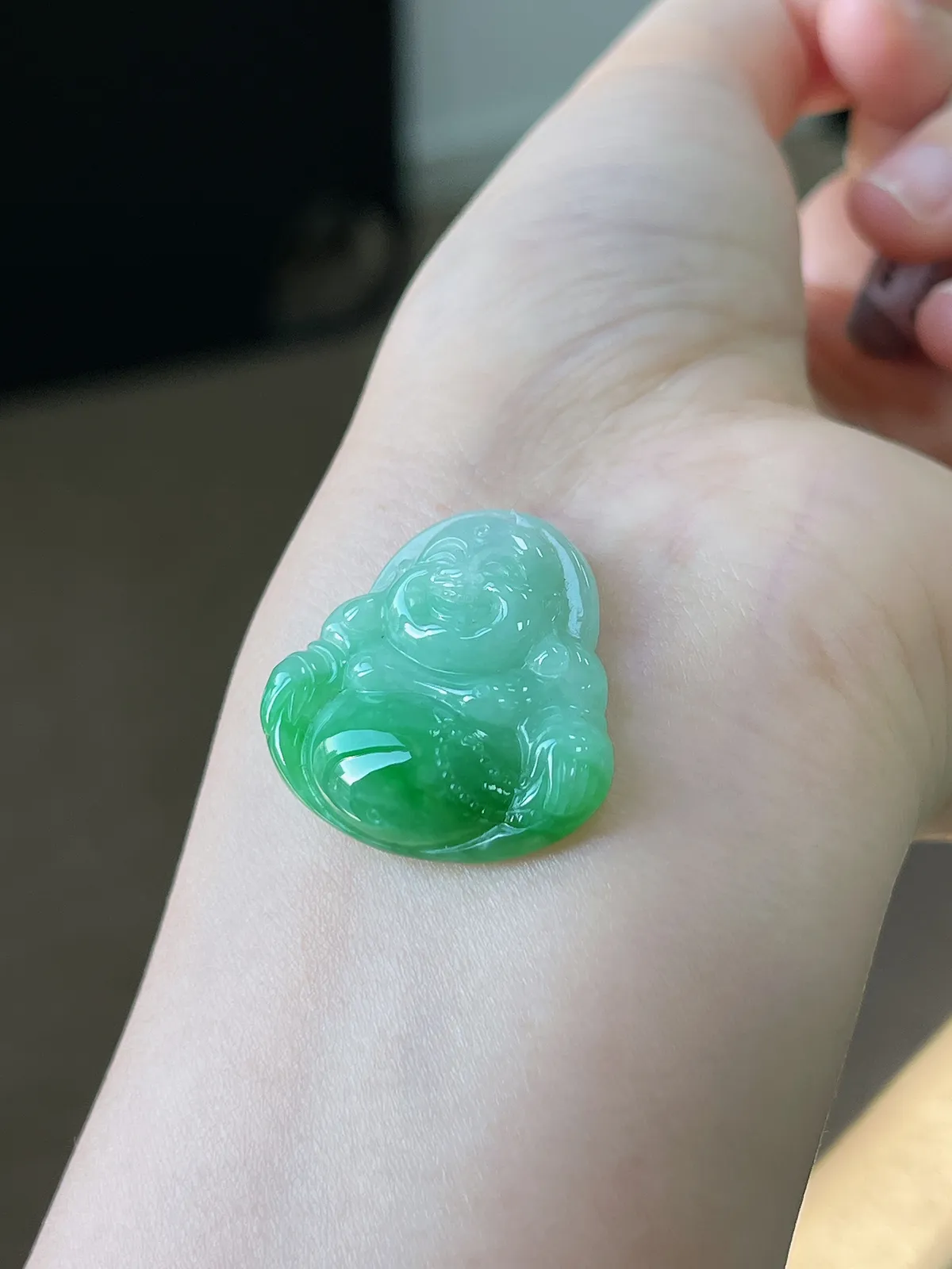 翡翠糯化种绿色吊坠