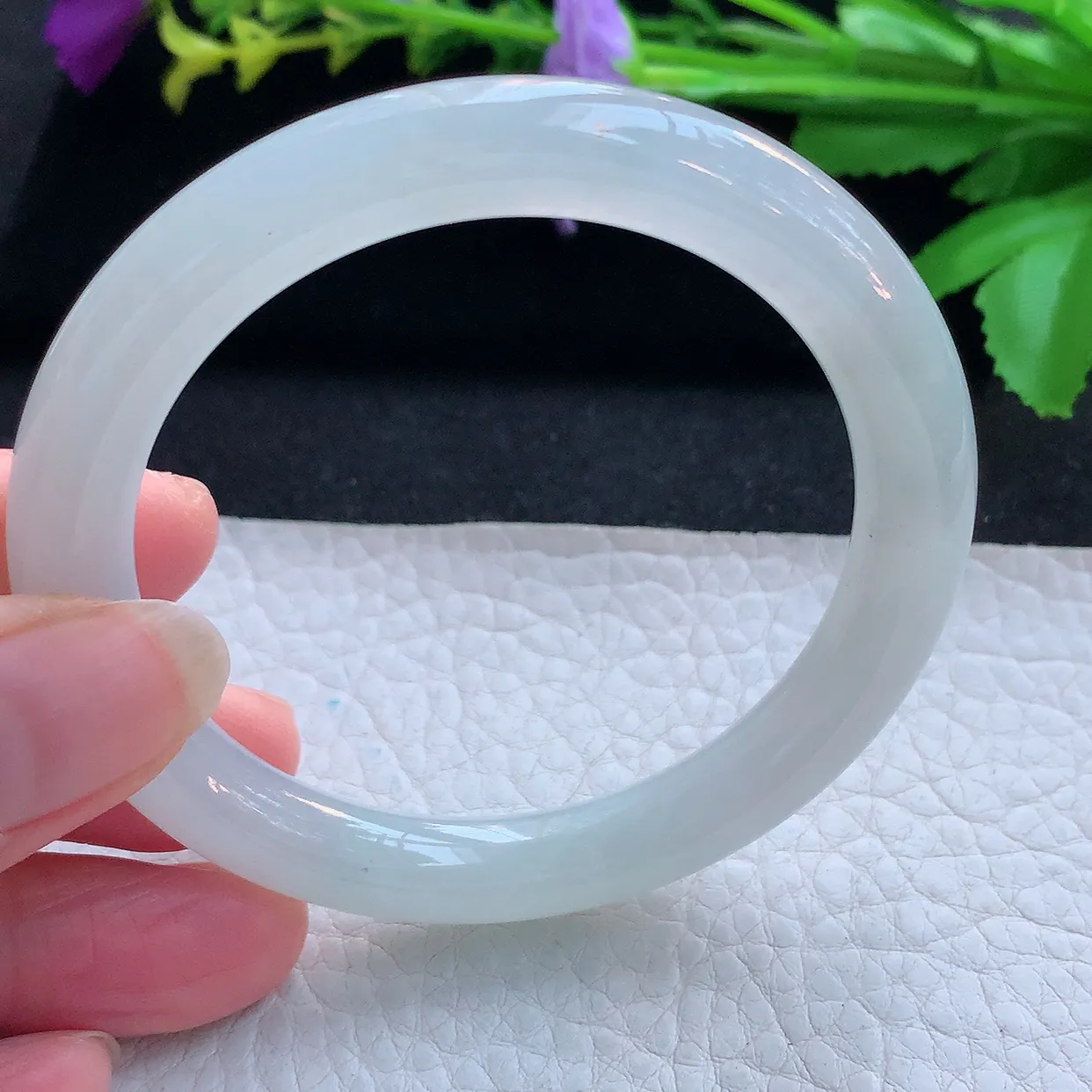 n实拍54.5*8.8美人镯 天然缅甸翡翠玉手镯冰纯秀气圆条叮当镯