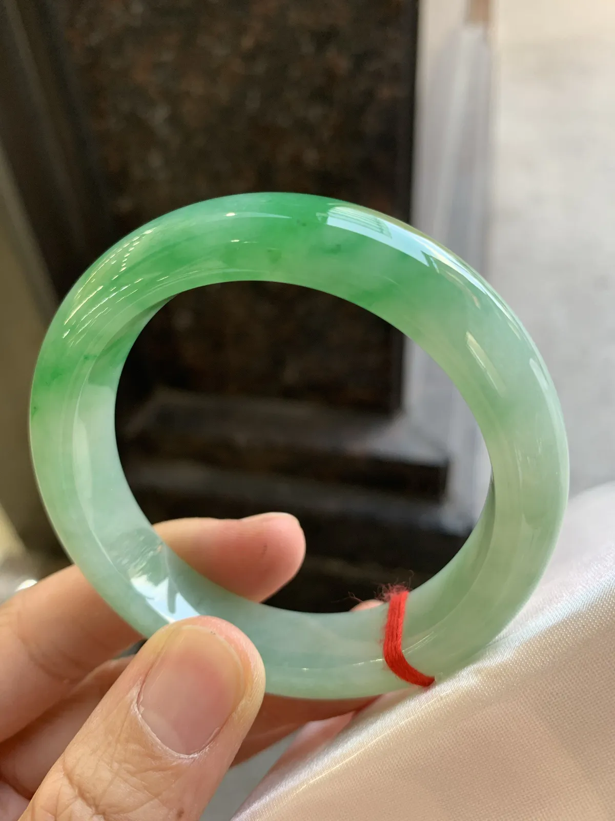 正圈飘绿 无瑕 尺寸：54.8/13.3/9 色辣