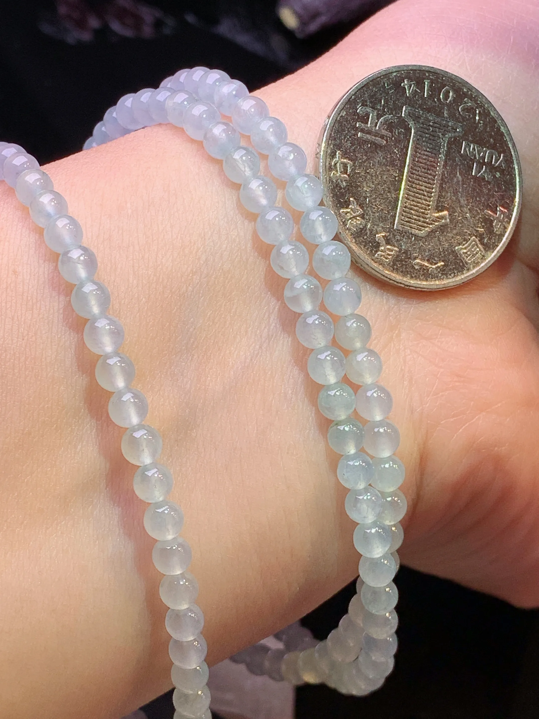 冰种圆珠项链 玉质细腻 色泽艳丽清新 整体尺寸4