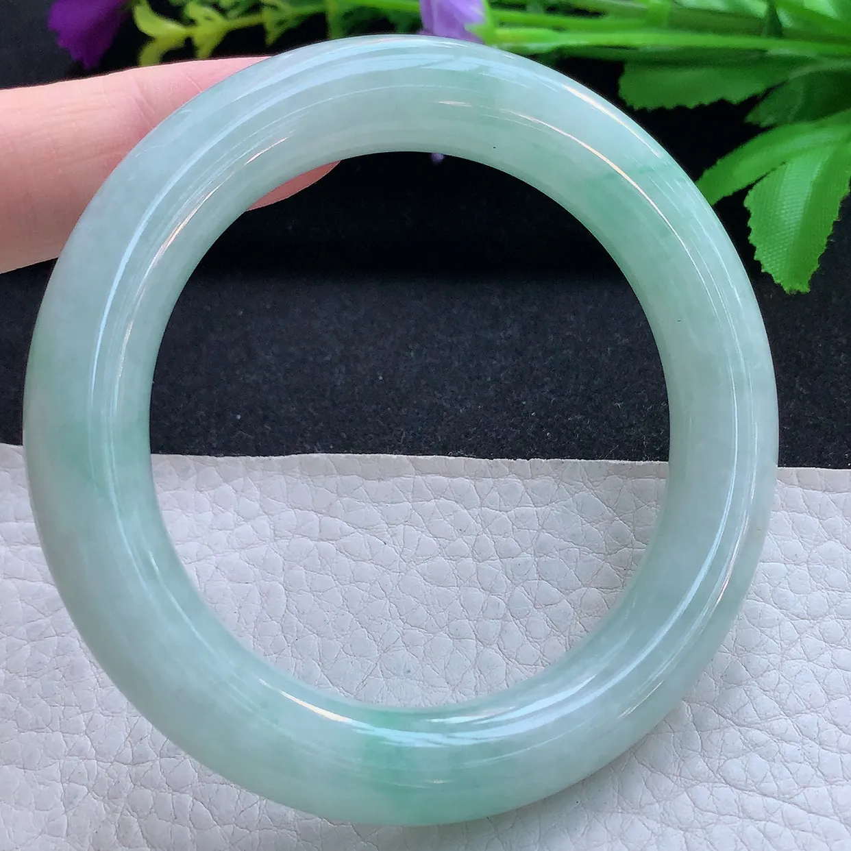 n实拍56.5*11*11.5胖圆镯 天然缅甸翡翠玉手镯飘绿水润圆条美人镯