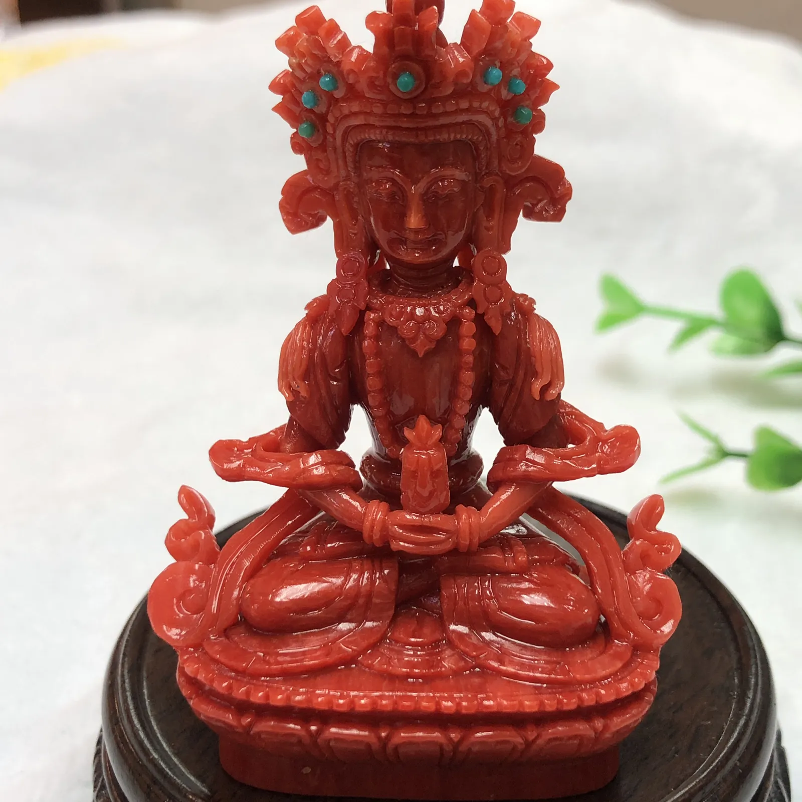 【红珊瑚长寿佛小摆件】可用作手持供奉，家庭供奉，工艺制作复杂精良，材料为意大利深红沙丁料，台湾拼接工