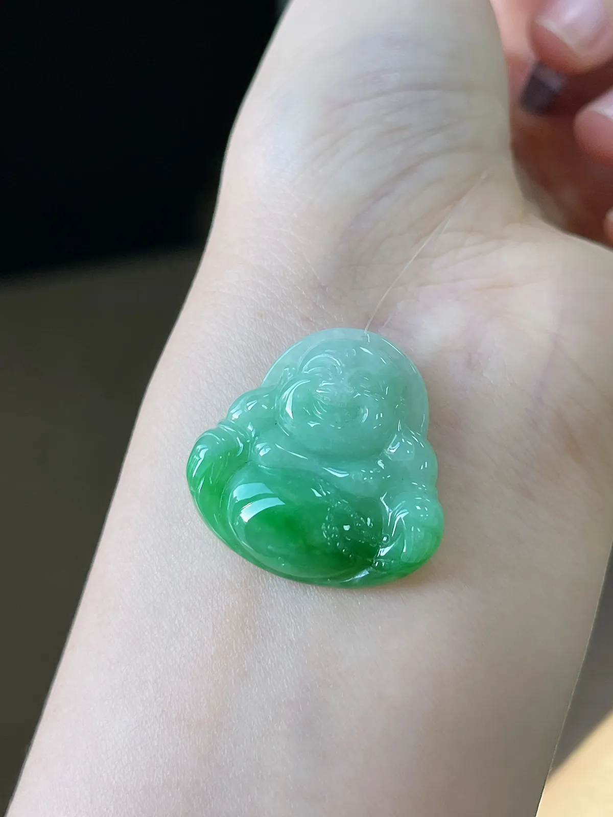 翡翠糯化种绿色吊坠