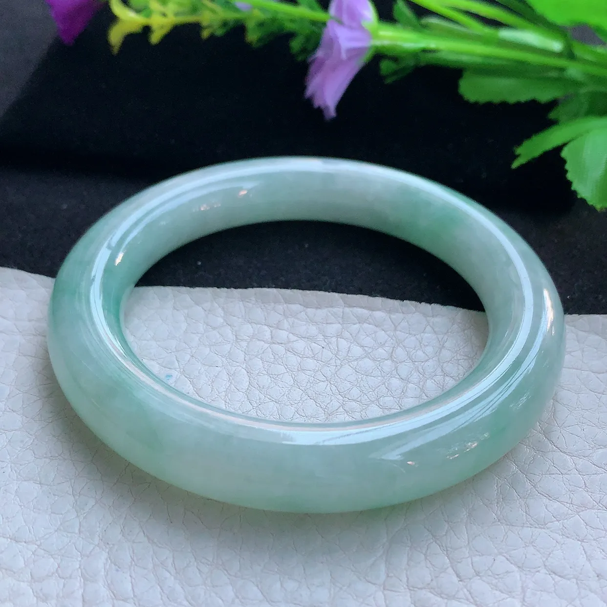 n实拍56.5*11*11.5胖圆镯 天然缅甸翡翠玉手镯飘绿水润圆条美人镯