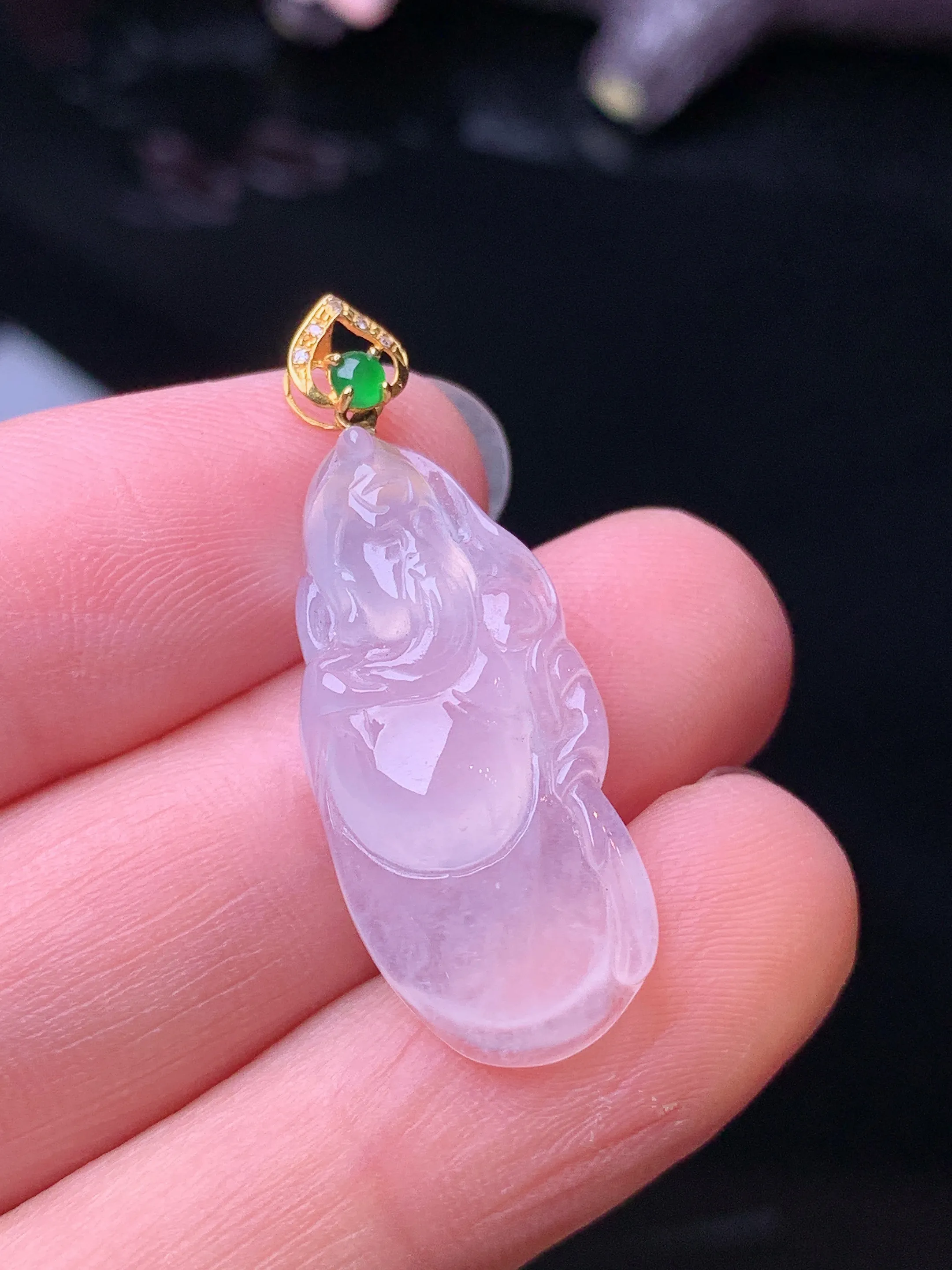 18k金镶嵌冰种财神爷吊坠 玉质细腻 色泽艳丽清新 整体尺寸26.5*12.2*5.8