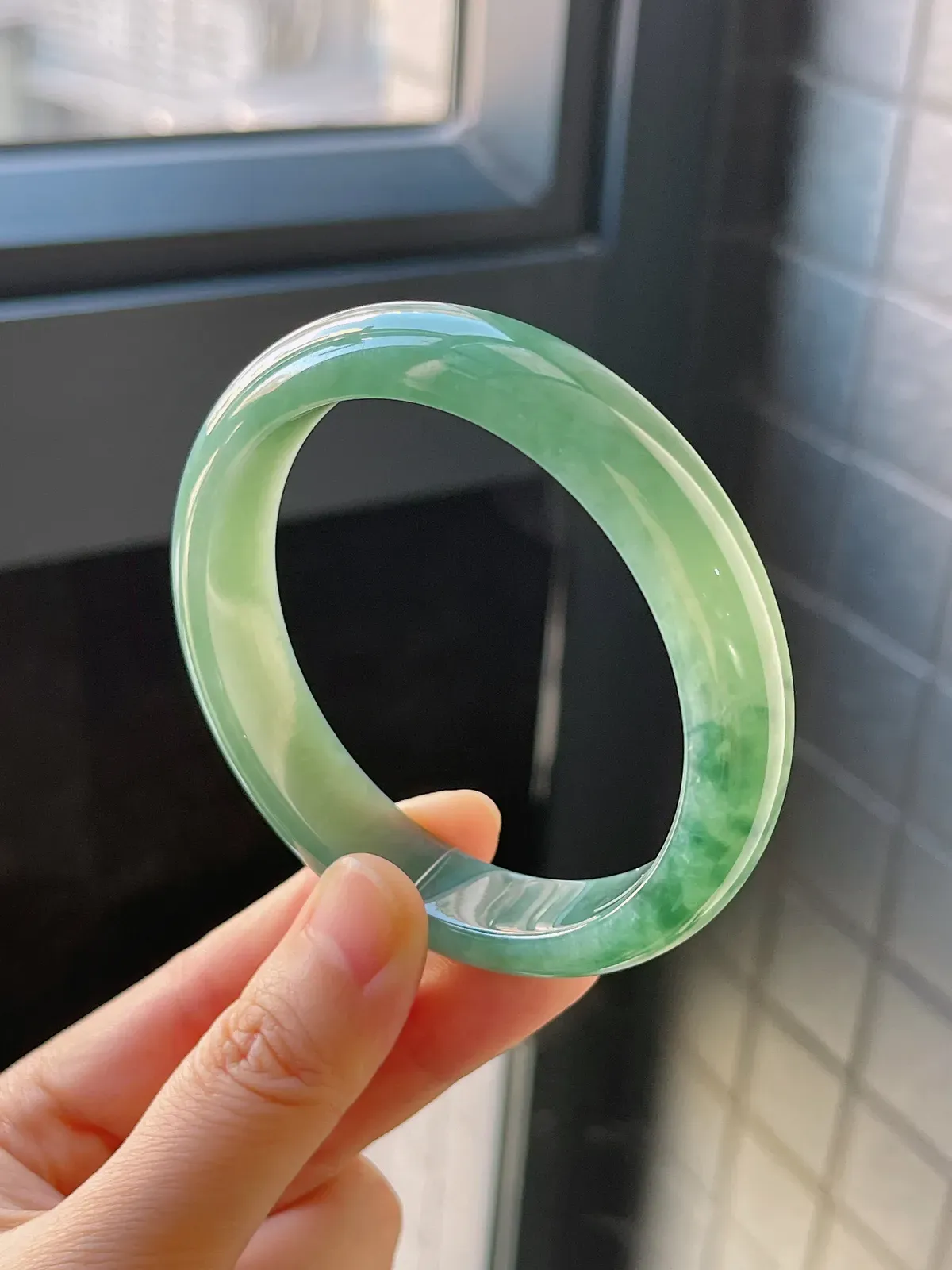 正圈58.4圈口，翡翠糯化种绿色手镯